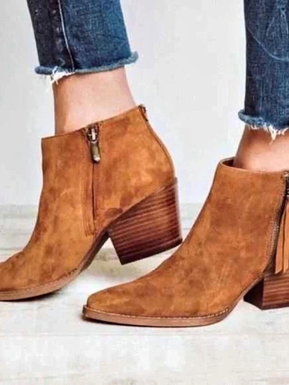 Sam Edelman Walden Dual Zip Western Suede Ankle Boots. Size 8